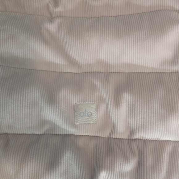 alo puffet jacket  brand new size S - Picture 2 of 3